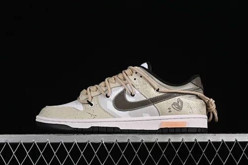 All Categories Nk SB Dunk Series Nk SB Dunk Low Low-top sneakers Nk Dunk Low Panda Prank Summer Theme Love Khaki Pudding Milk Tea SB Strappy Low-top Casual Shoes CW1590-100